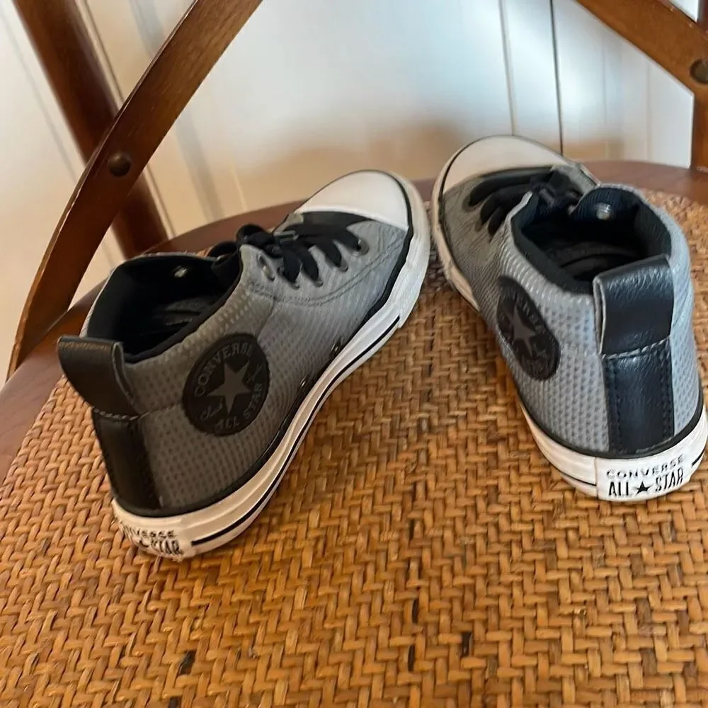 Converse all star boys sneakers grey size 1